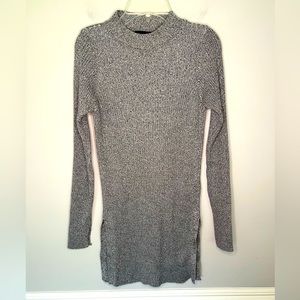 Top Shop Size 4 Gray Knit Long Sleeve Mock Neck Long Sweater